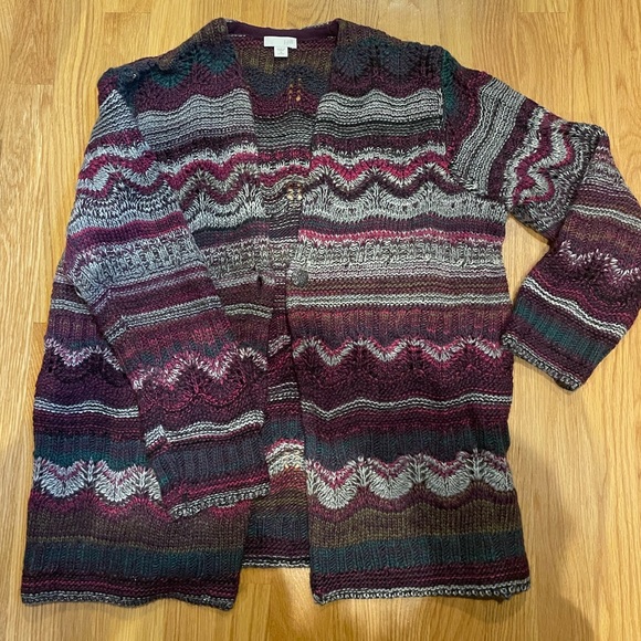 Jewel-toned cardigan with 1 decorative bottom. Wool & acrylic - Picture 1 of 4